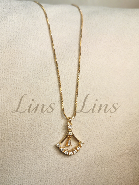 Gold Tone Rhinestone Necklace