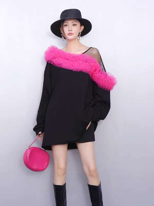 Designer 2026 Autumn New Arrival Women's T-Shirt, Off-Shoulder Top, Loose Fit, Mesh & Fuzzy Collar, Fashionable, Slimming, Versatile, Vacation